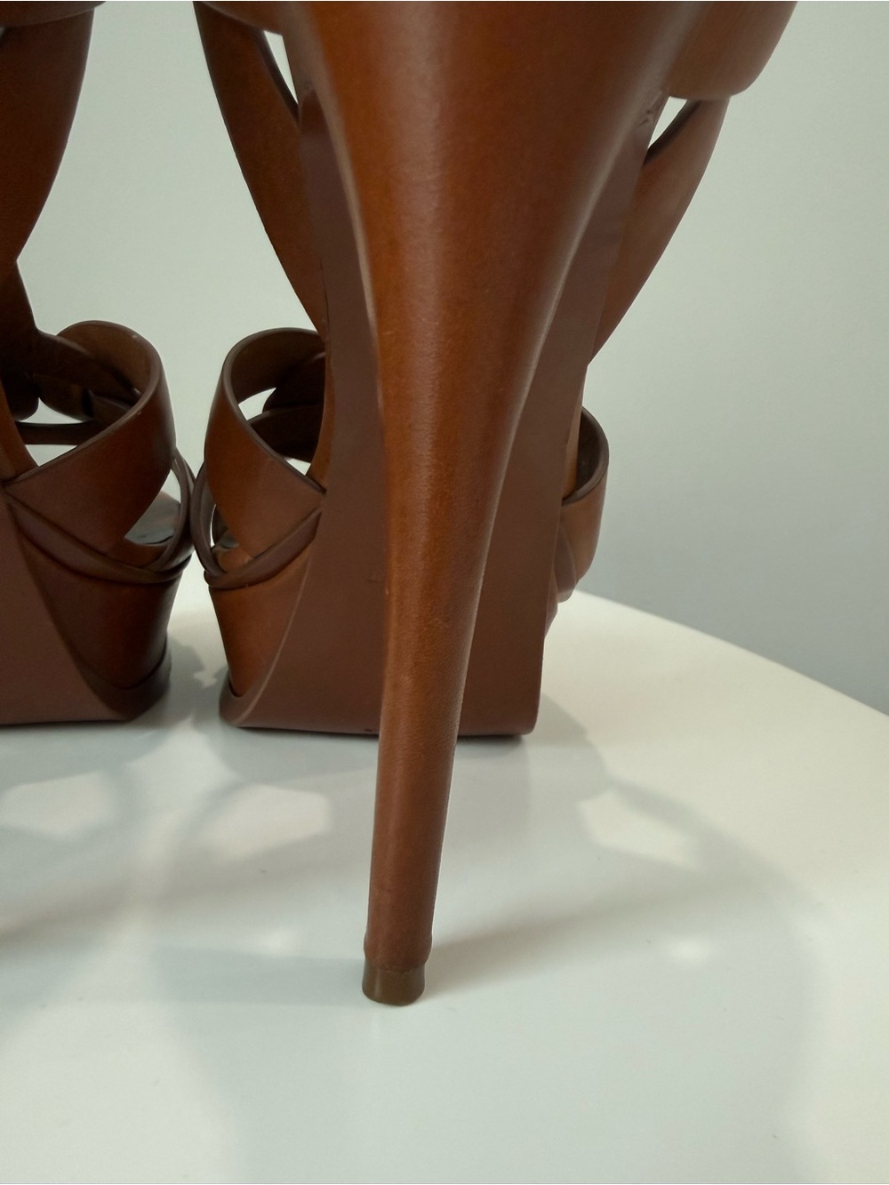 Saint Laurent Tribute Platform 105MM Sandal
Size 40. Worn twice - Picture 12 of 13